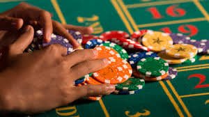 Sảnh game với nhiều game slot và trò chơi bài hấp dẫn